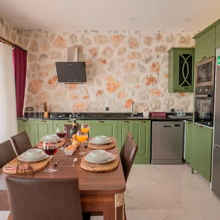 Zuemruet - 2 Bedroom Holiday Villa With Jacuzzi In Kalkan - Uzumlu Villa