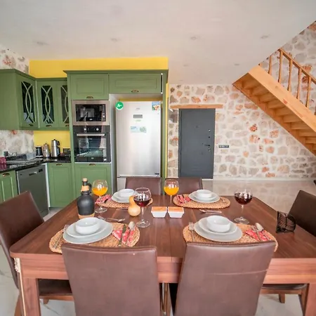 Zuemruet - 2 Bedroom Holiday Villa With Jacuzzi In Kalkan - Uzumlu *