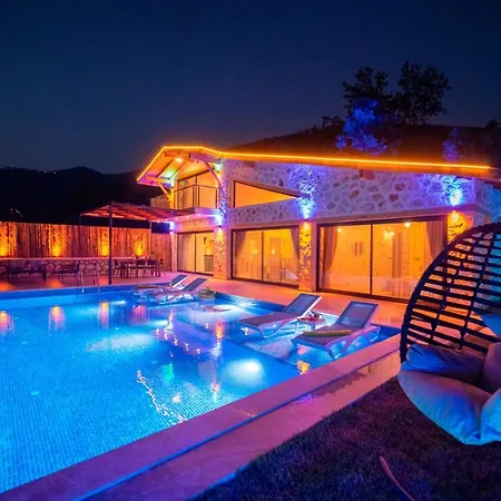 Zuemruet - 2 Bedroom Holiday Villa With Jacuzzi In Kalkan - Uzumlu Villa *