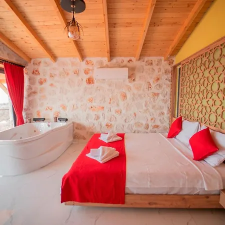 Zuemruet - 2 Bedroom Holiday Villa With Jacuzzi In Kalkan - Uzumlu *