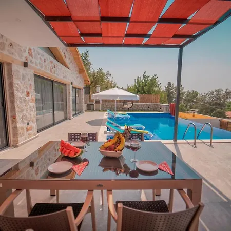 Zuemruet - 2 Bedroom Holiday Villa With Jacuzzi In Kalkan - Uzumlu Villa