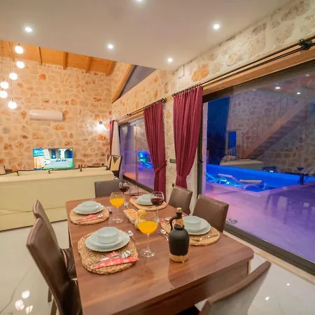Zuemruet - 2 Bedroom Holiday Villa With Jacuzzi In Kalkan - Uzumlu Villa *