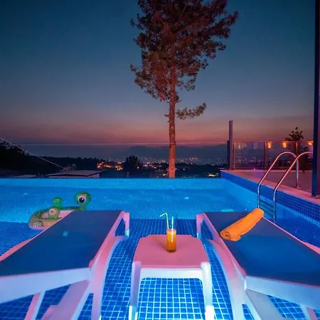 Zuemruet - 2 Bedroom Holiday Villa With Jacuzzi In Kalkan - Uzumlu Villa Caykoy