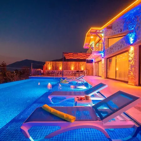 Zuemruet - 2 Bedroom Holiday Villa With Jacuzzi In Kalkan - Uzumlu Villa *
