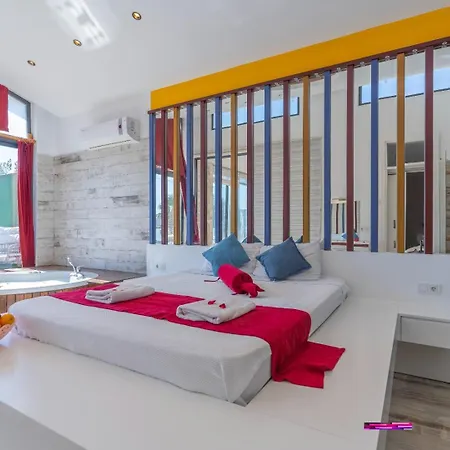 Vila Zuemruet - 2 Bedroom With Jacuzzi In Kalkan - Uzumlu Caykoy