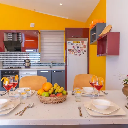 Villa Zuemruet - 2 Bedroom Holiday Villa With Jacuzzi In Kalkan - Uzumlu