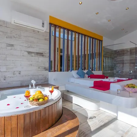 Villa Zuemruet - 2 Bedroom Holiday Villa With Jacuzzi In Kalkan - Uzumlu *